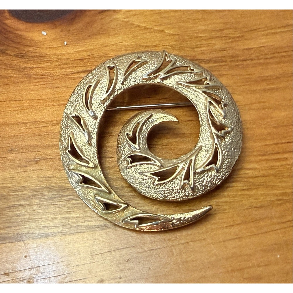 Vintage Gold Tone Spiral Swirl Brooch Pin Openwork Modernist Statement Jewelry